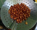 Foto langkah ke 4 dari resep Kering Tempe Parut Renyah ala Chef Yongki.