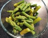 Foto del paso 1 de la receta: Tortilla de espárragos verdes con Jamón Ibérico