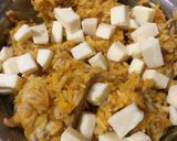 Foto del paso 7 de la receta: Zapallo cabutia relleno con arroz, pollo, muzzarella y cebolla