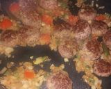 Foto del paso 2 de la receta: Arroz con salsa y albóndigas 🔥🤘