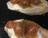 Foto del paso 1 de la receta: Brusquetas de mozzarella y pesto de tomate seco ahumado