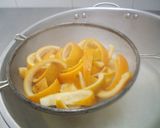 Foto del paso 4 de la receta: Cáscaras de naranja confitadas caseras