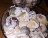 A picture of step 3 of Fruity creamy chaat.