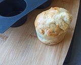 Une image de l'étape 2 de Muffins au skyr, thon et olives noires.