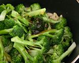 A picture of step 3 of Broccoli in Garlic Oil.