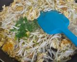 Foto langkah ke 3 dari resep Orak Arik Telur Tauge.