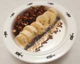 Une image de l'étape 4 de Yaourt bowl granola banane sésame lin et pavot 😋.