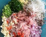 รูปขั้นตอนการทำที่ 1 ของ ยำแหนมสดทอด