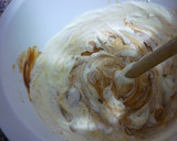 Foto del paso 3 de la receta: Postre helado de dulce de leche y merengues