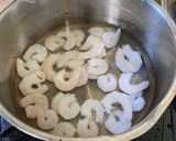 Foto langkah ke 2 dari resep Oseng Kangkung mix Udang byTia.