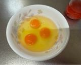 A picture of step 1 of Japanese Egg Flower Sushi.