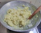 A picture of step 5 of Gujarati khichu.