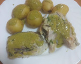 Foto del paso 3 de la receta: Rodajas de merluza frita con papas nuevas y mojo verde