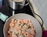 Kapros-sárgaparadicsomos-fokhagymás-garnèlás tészta recept fázis 1 fotója