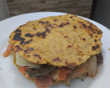 Foto del paso 13 de la receta: Arepa rellena de carne🫓, queso🥩 y ensalada🥯🧀