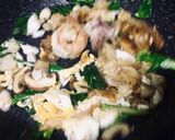A picture of step 2 of Pad See Ew with Seafood.