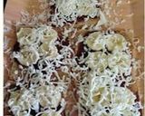 A picture of step 2 of Chocolate Banana cheese roll.