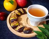 عکس مرحله 2 از دستور دمنوش سیب و دارچین وعناب