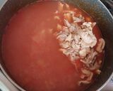 Foto del paso 3 de la receta: Pozole rojo con pollo🐓