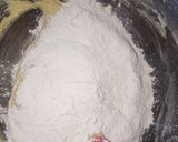 A picture of step 5 of Coconut, Lemon and passion cake.
