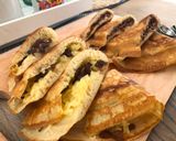 Foto langkah ke 5 dari resep Martabak manis praktis/ Indonesian martabak (sweet pancake).