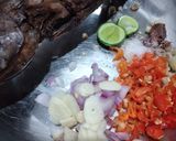 Foto langkah ke 1 dari resep Tongkol Suwir Sambal Matah.
