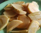 A picture of step 2 of Persimmon fruit chat.