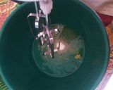 Foto langkah ke 1 dari resep Bolu marmer pandan sederhana.