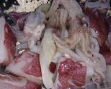 Hình bước làm 1 của món Mực xào cải chua