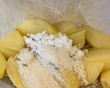 Hình bước làm 2 của món Khoai tây Nướng Parmesan