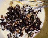 A picture of step 3 of Easy walnuts & red dates cake 快手红枣核桃蛋糕.