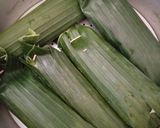 Foto langkah ke 5 dari resep Nasi Pepes Ayam Daun Singkong.