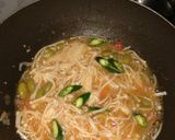Foto langkah ke 4 dari resep Jamur enoki spicy simpel.
