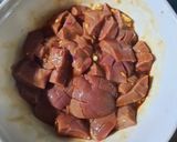 Hình bước làm 1 của món Tim cật xào hẹ