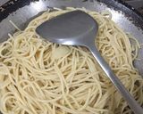Foto langkah ke 4 dari resep Spaghetti Aglio e Olio - Simple.