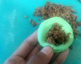 Foto langkah ke 4 dari resep Klepon Ketan isi gula merah.