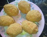 A picture of step 5 of Scotched Eggs.