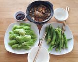 A picture of step 3 of Caramelized Fish in Clay Pot with Boiled Vegetables.