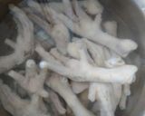 Foto langkah ke 1 dari resep Sop Ceker Ayam.