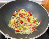 Foto del paso 2 de la receta: Pisto casero con huevos fritos 🍳