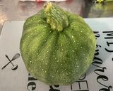 Une image de l'étape 1 de Côtes de porc aux demies lunes de courgette ronde marinées grillées.
