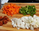 Foto del paso 1 de la receta: Calamares con chorizo picante y verduras