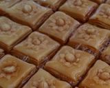 صورة لخطوة 10 من وصفة بقلاوة مورقة 🔶🍯🥜 ومقرمشة بدون آلة التوريق سهلة وسريعة