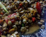 Foto langkah ke 8 dari resep Tumis kerang pedas manis.