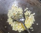 Foto langkah ke 2 dari resep Cream Sup Ayam Jamur ala KFC.