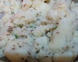A picture of step 5 of Aloo kachori.