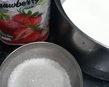 A picture of step 1 of Strawberry shake.