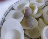 Foto del paso 2 de la receta: Huevos rellenos de bonito en tomate (rec. de aprovechamiento)