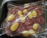 Foto del paso 5 de la receta: Filetes de contramuslo de pavo con papas al horno