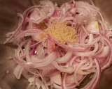 Foto del paso 20 de la receta: Cordero con especias exóticas y salsa de cebollas y pasas
